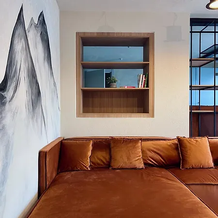25 Loft New & Next To Lift And River شقة